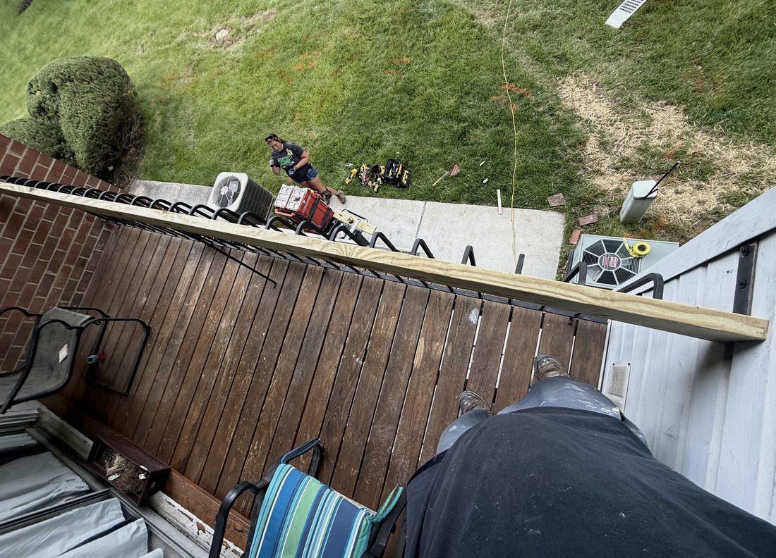 Finished deck with railing Delaware County contractor
